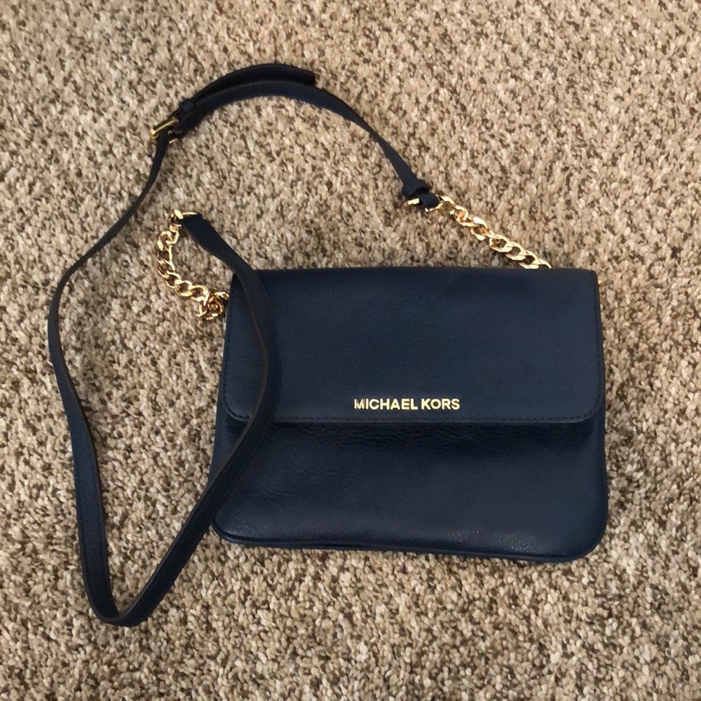 Michael Kors crossover hand bag